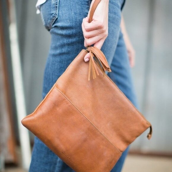 Kelly Moore Clutch Carry All (convertible, removable straps) - Picture 5 of 7